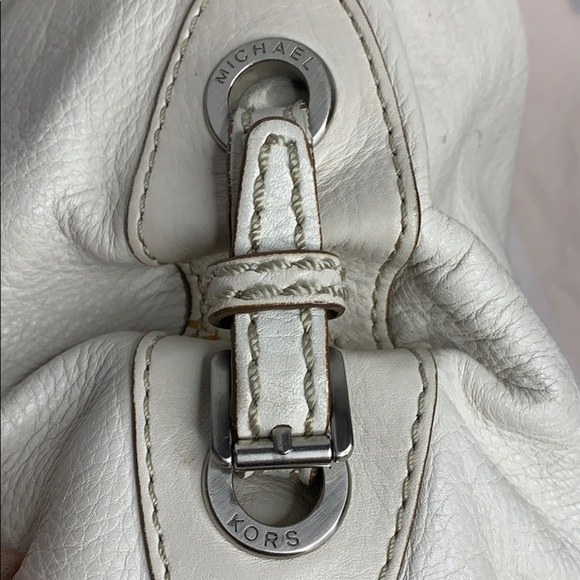 Michael Michael Kors Fulton hobo in chalk - Picture 6 of 10
